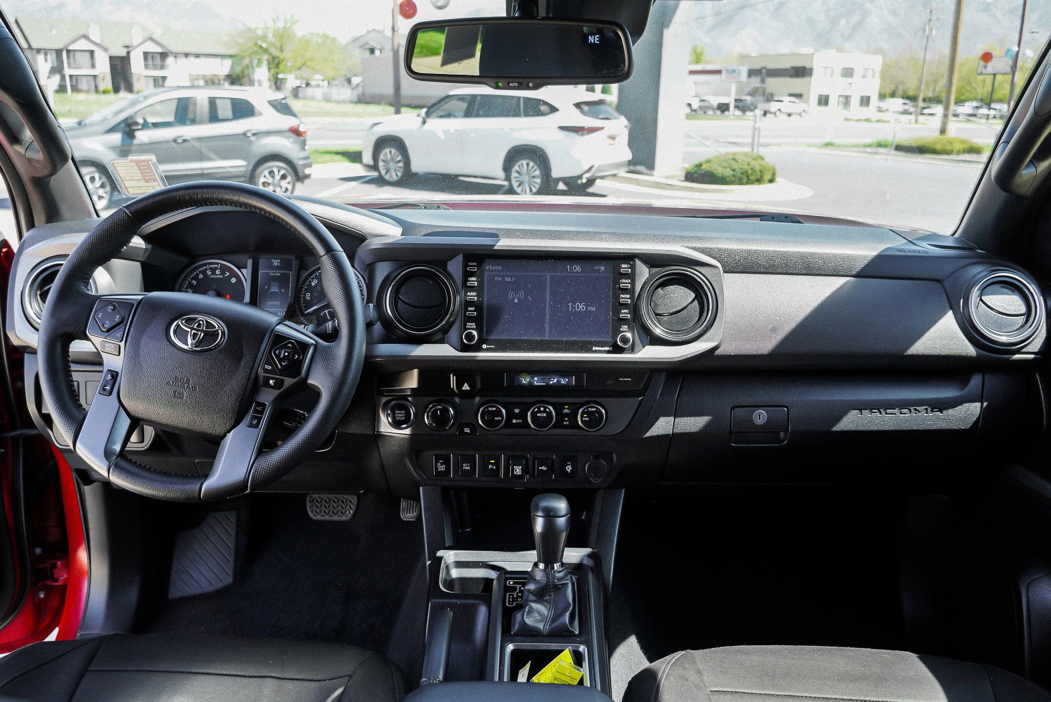 Used 2021 Toyota Tacoma TRD Off-Road w/ Technology Package AWD/4WD image 30