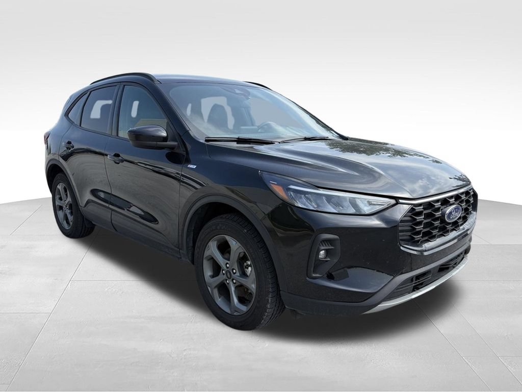 Used 2025 Ford Escape ST-Line Select AWD/4WD image 3