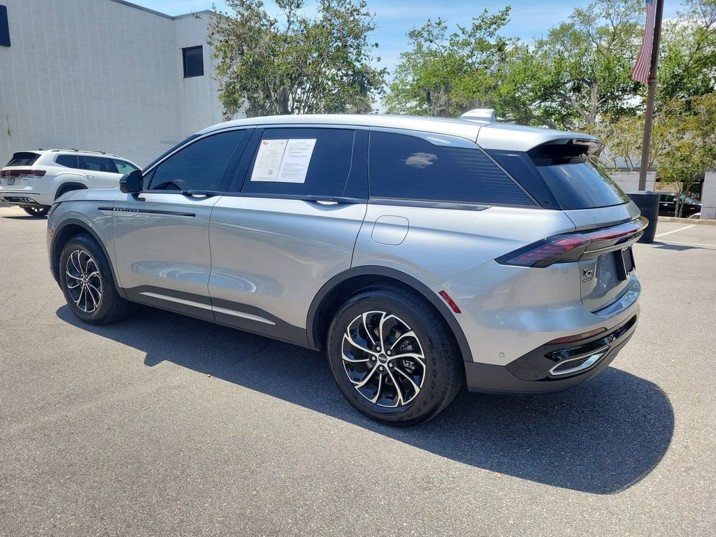 Used 2024 Lincoln Nautilus Premier AWD/4WD image 7