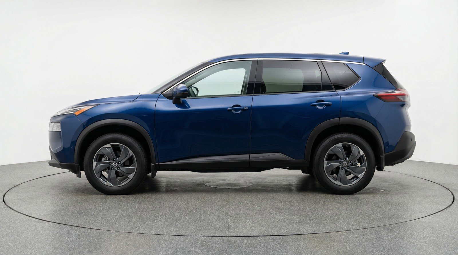 Used 2025 Nissan Rogue SV image 5