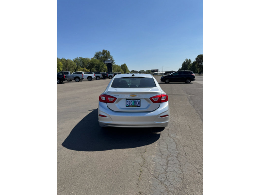 Used 2016 Chevrolet Cruze LS FWD image 4