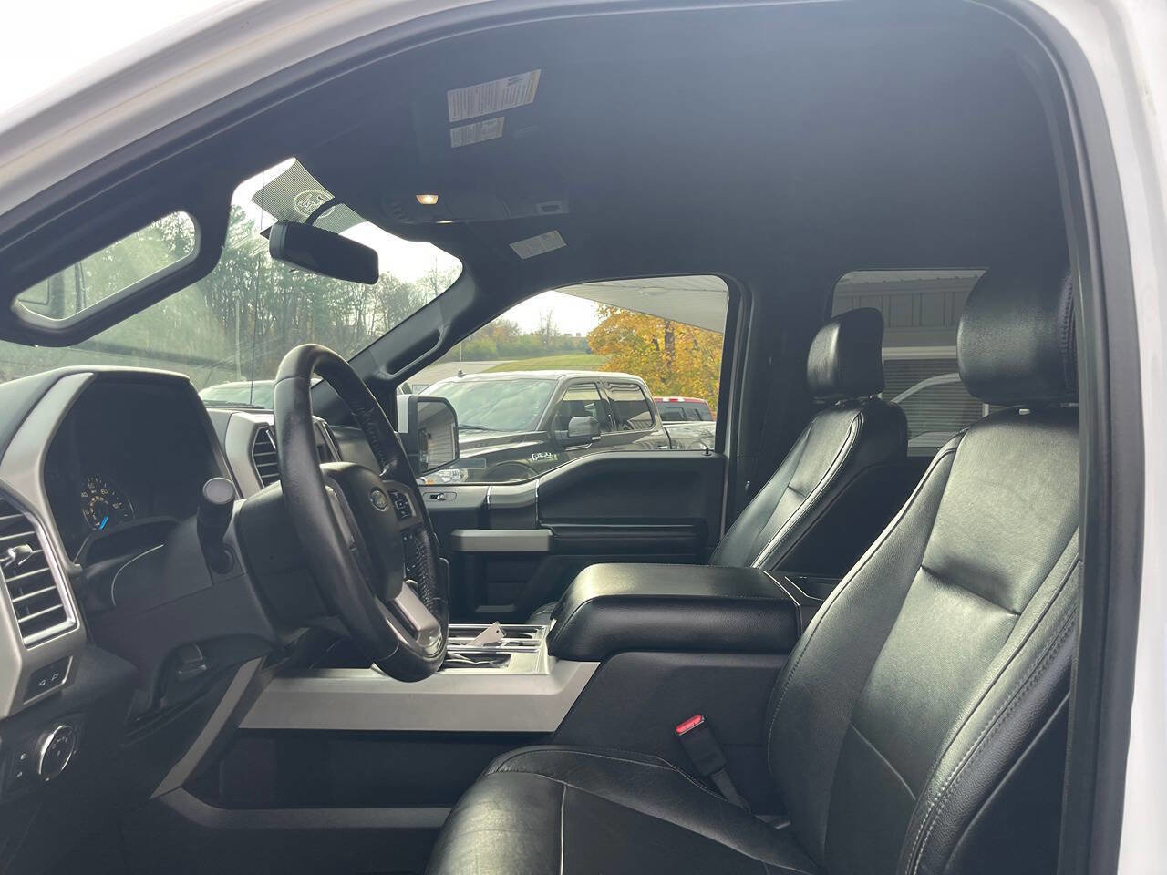 Used 2015 Ford F150 Lariat w/ Equipment Group 501A Mid AWD/4WD image 17