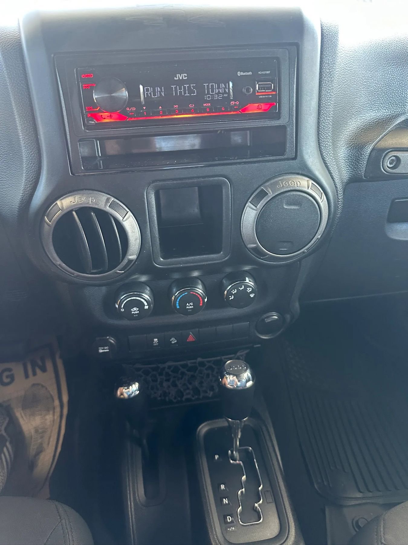 Used 2016 Jeep Wrangler Unlimited Sport w/ Connectivity Group image 12