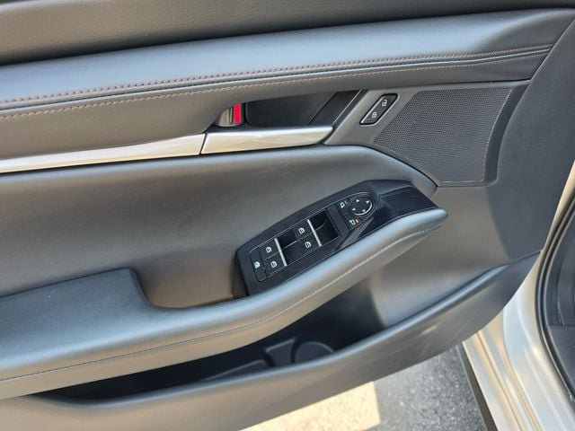 Used 2024 MAZDA MAZDA3 s FWD image 3