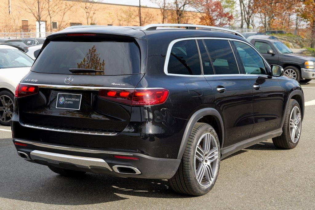 Used 2025 Mercedes-Benz GLS 450 4MATIC image 7