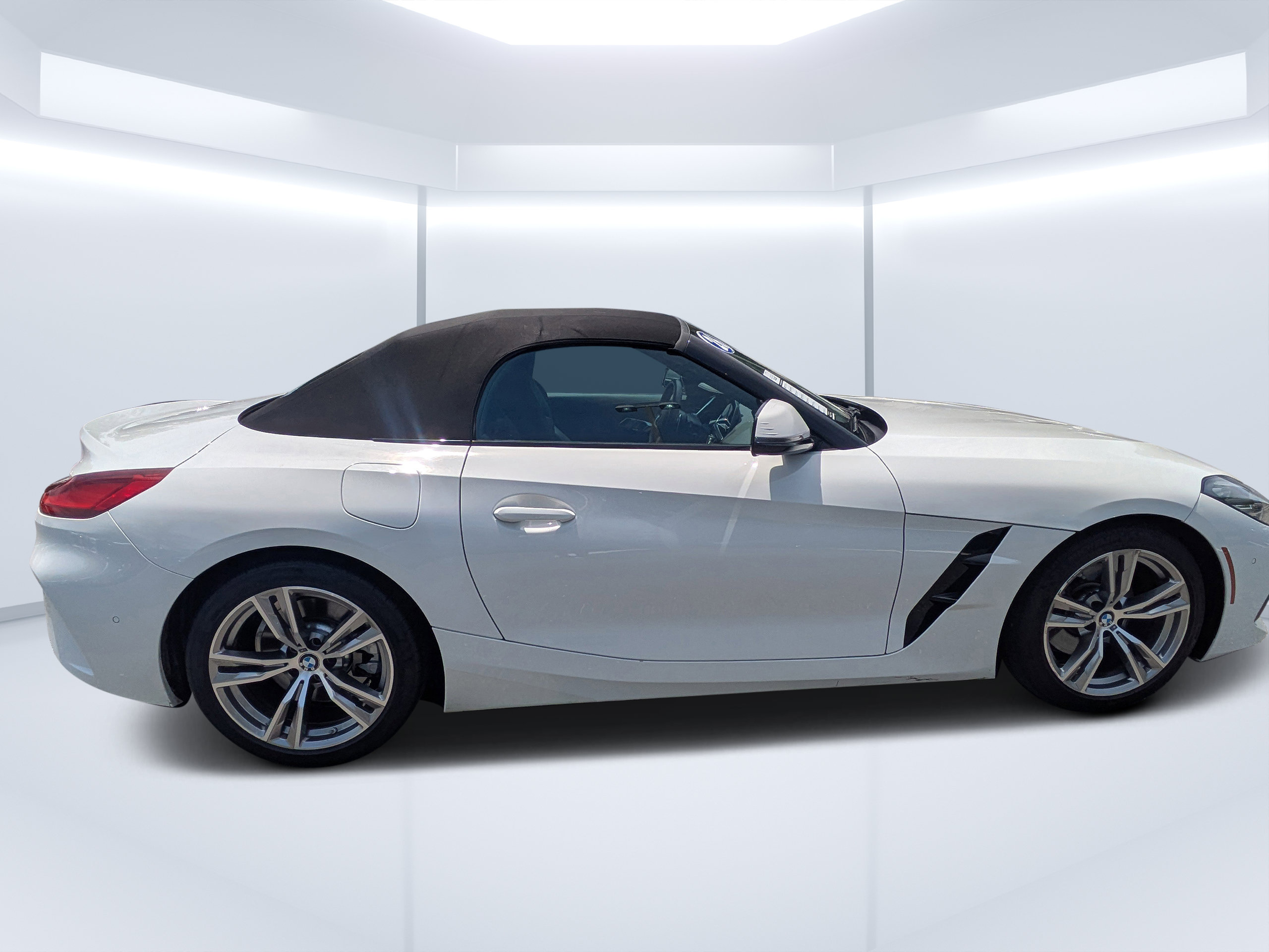 Used 2026 BMW Z4 sDrive30i RWD image 2