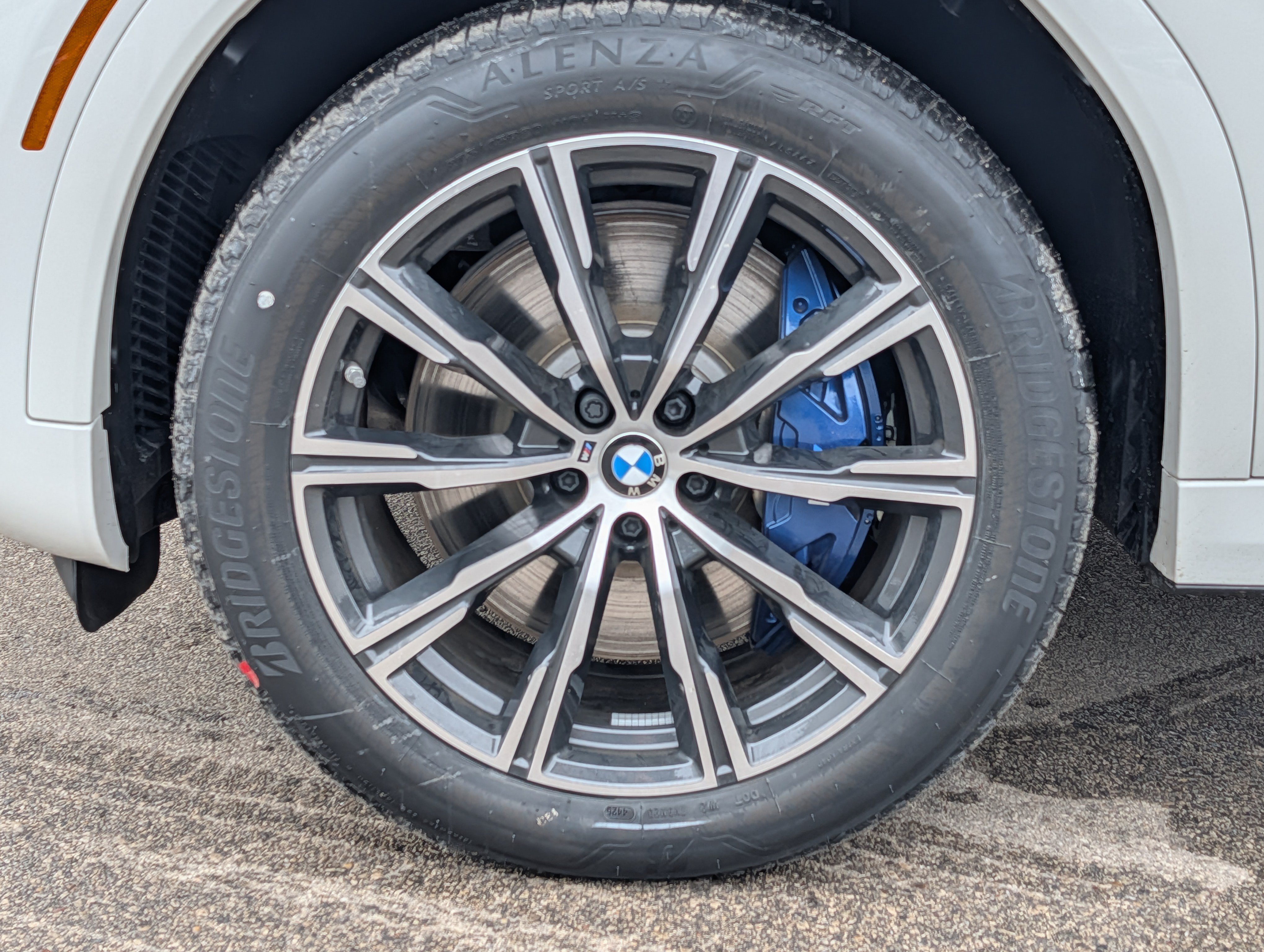 New 2026 BMW X6 M60i AWD/4WD image 4
