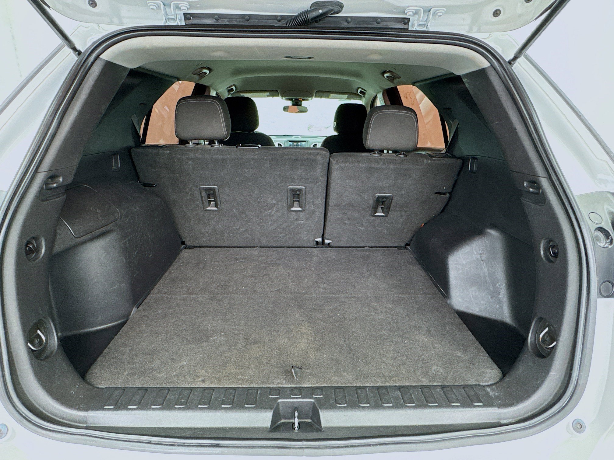 Used 2021 Chevrolet Equinox LS FWD image 17