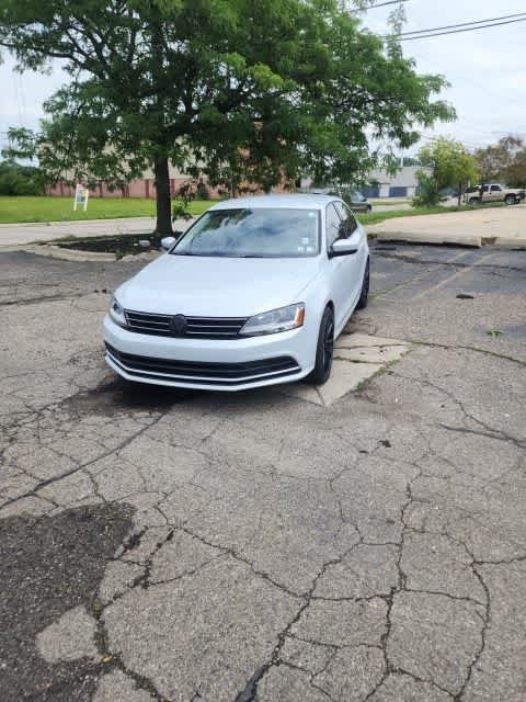Used 2017 Volkswagen Jetta S w/ Jetta S Cold Weather Package FWD image 2