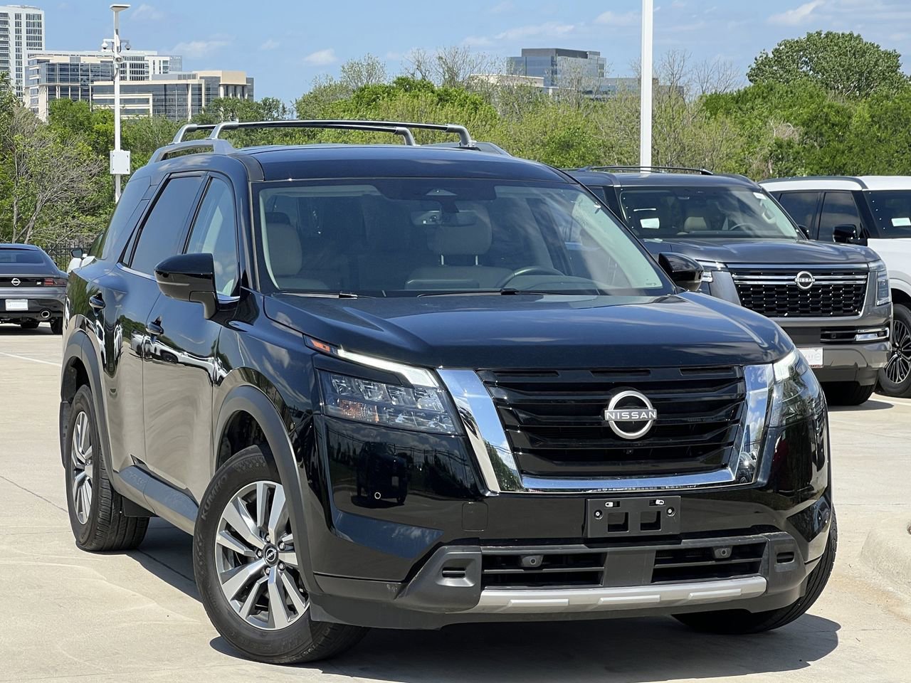 Certified 2025 Nissan Pathfinder SL image 2