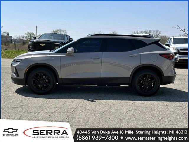 Used 2021 Chevrolet Blazer LT FWD image 2