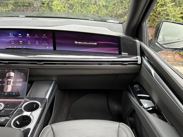 Used 2025 Cadillac Escalade Sport w/ Touring Package image 35