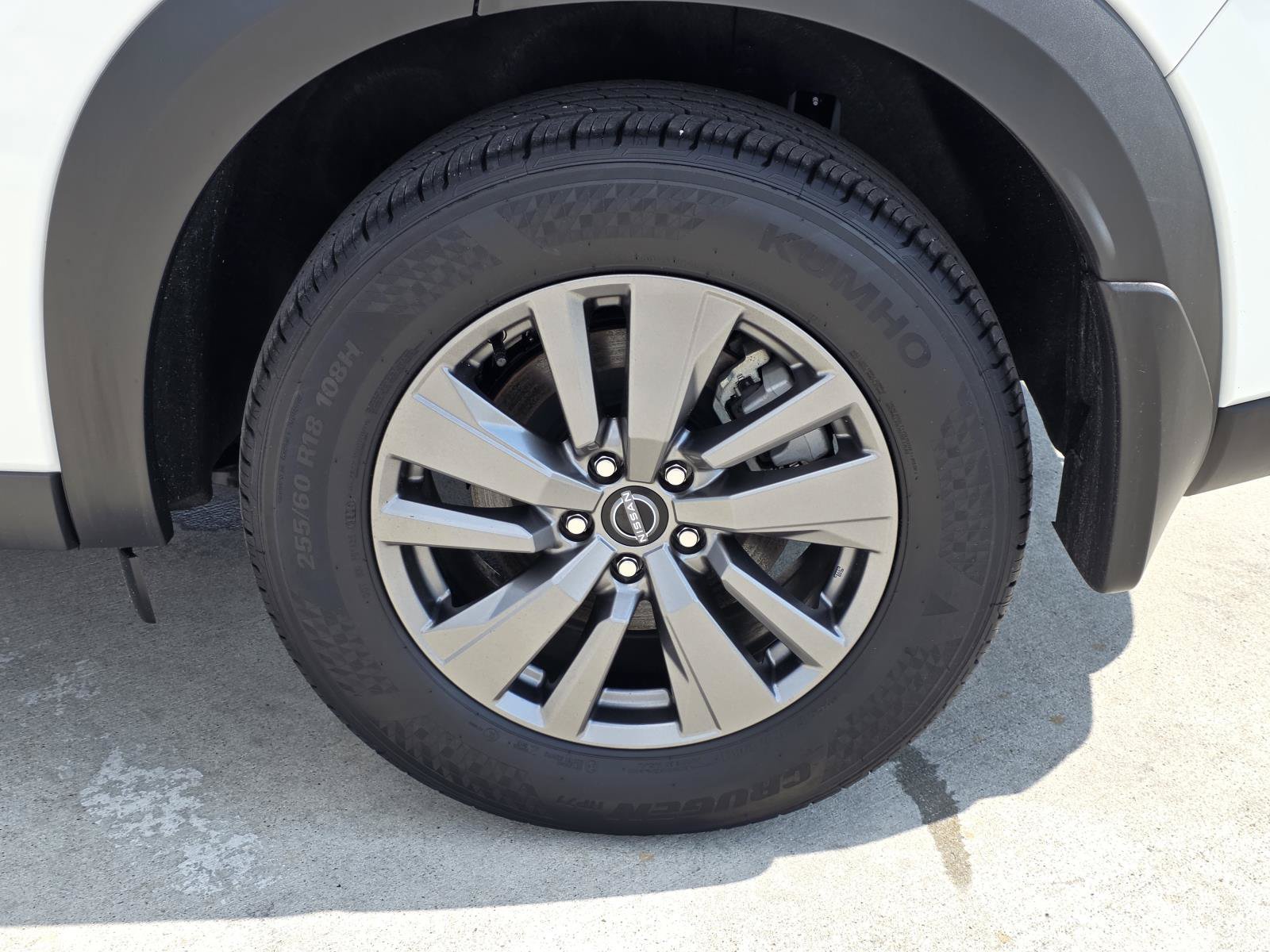 Used 2025 Nissan Pathfinder SV w/ SV Premium Package FWD image 8