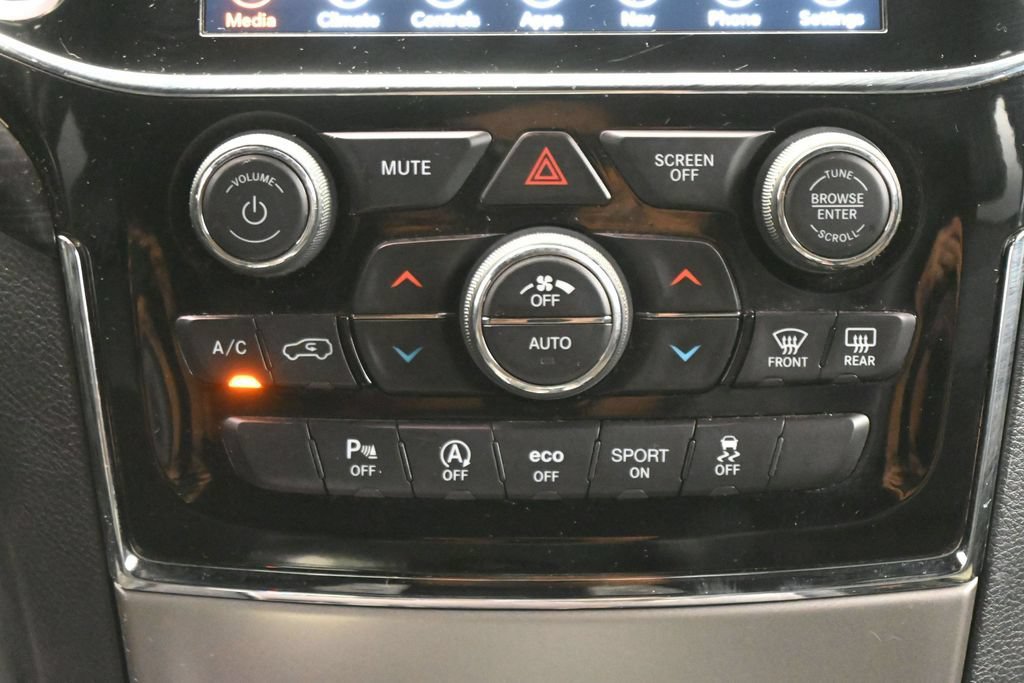Used 2020 Jeep Grand Cherokee Laredo w/ Quick Order Package 2BN North AWD/4WD image 19