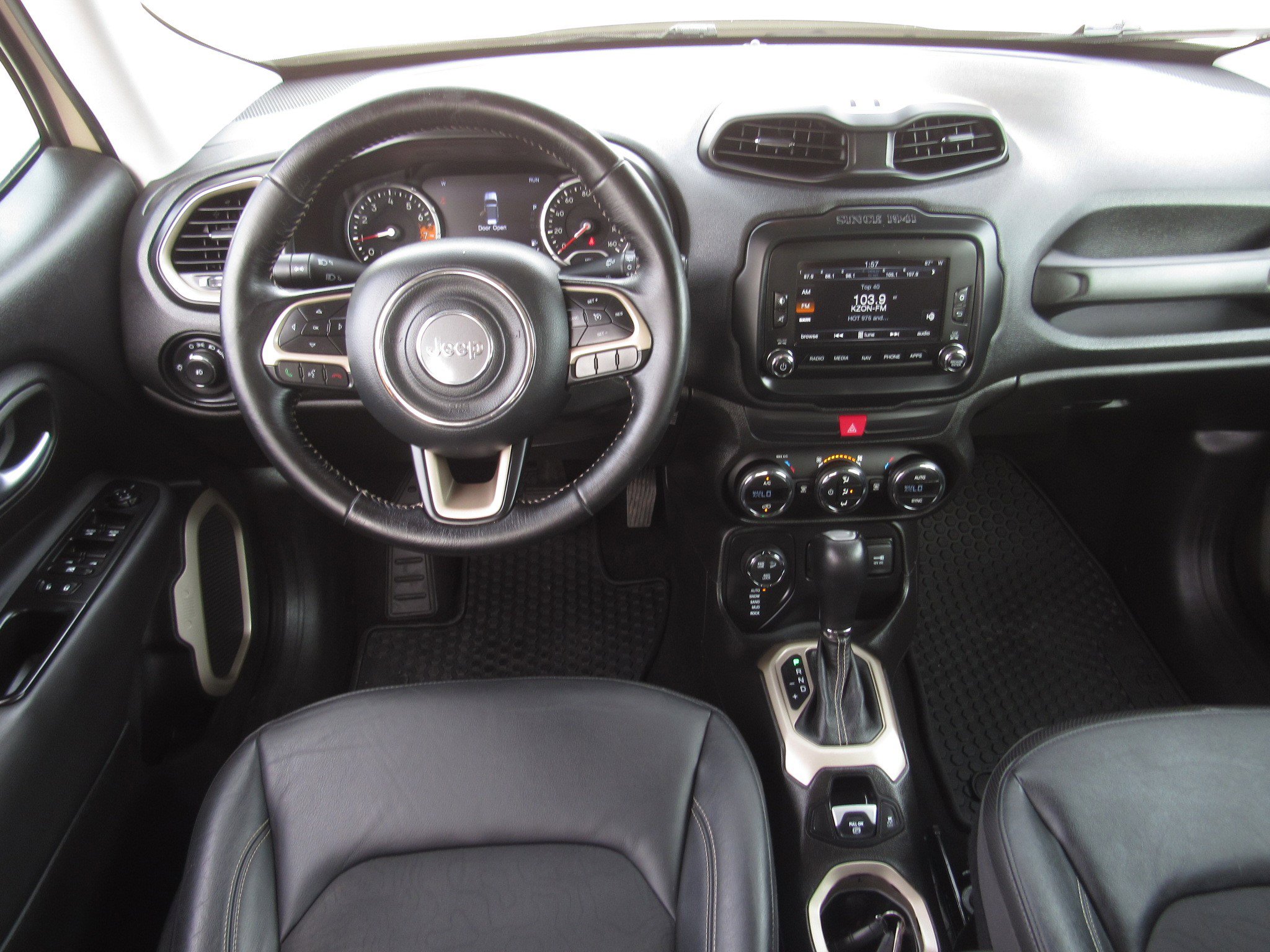 Used 2017 Jeep Renegade Trailhawk image 16