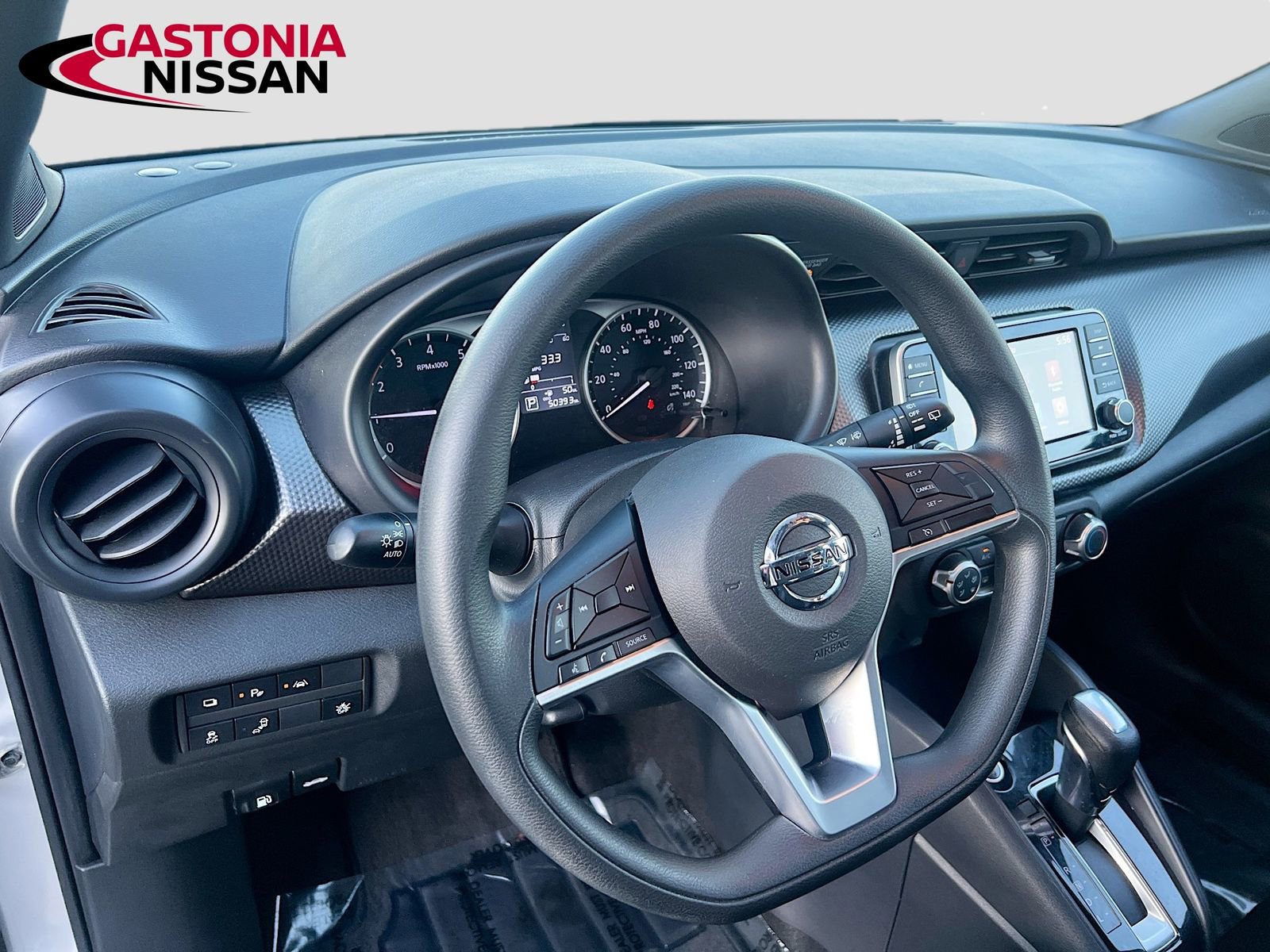 Used 2020 Nissan Kicks S image 11