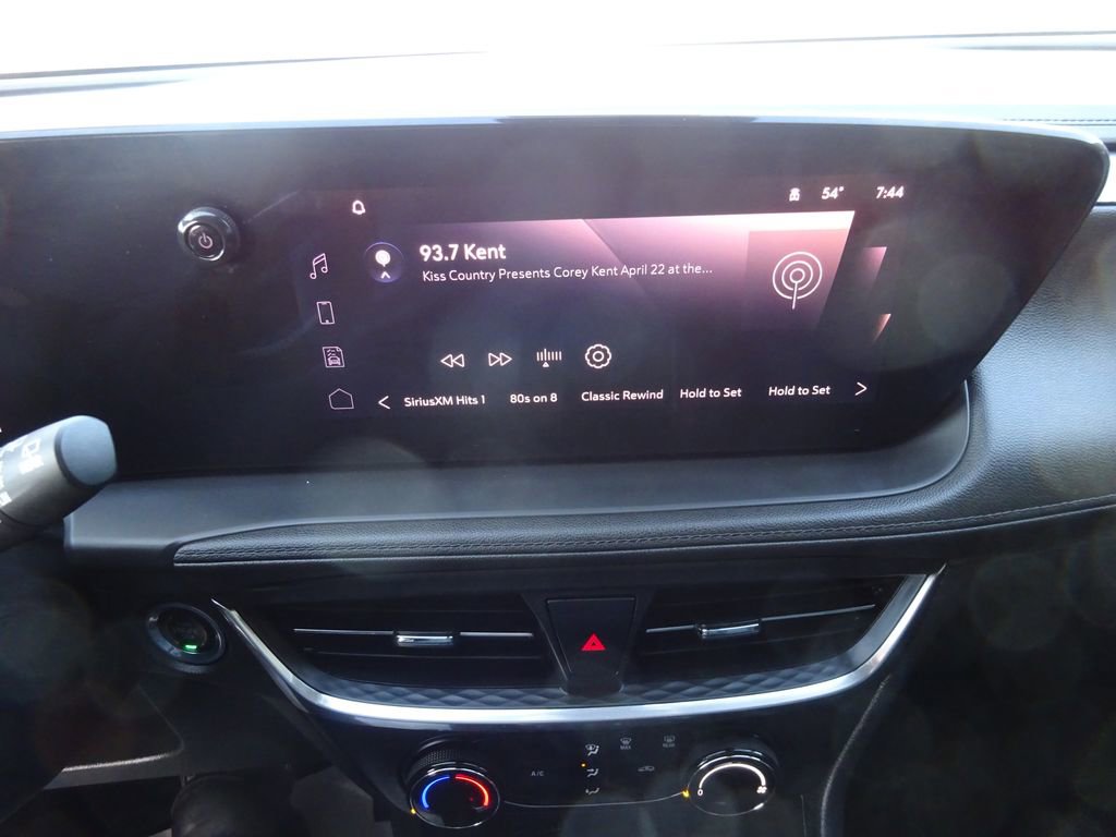 Certified 2024 Buick Encore GX Preferred FWD image 28
