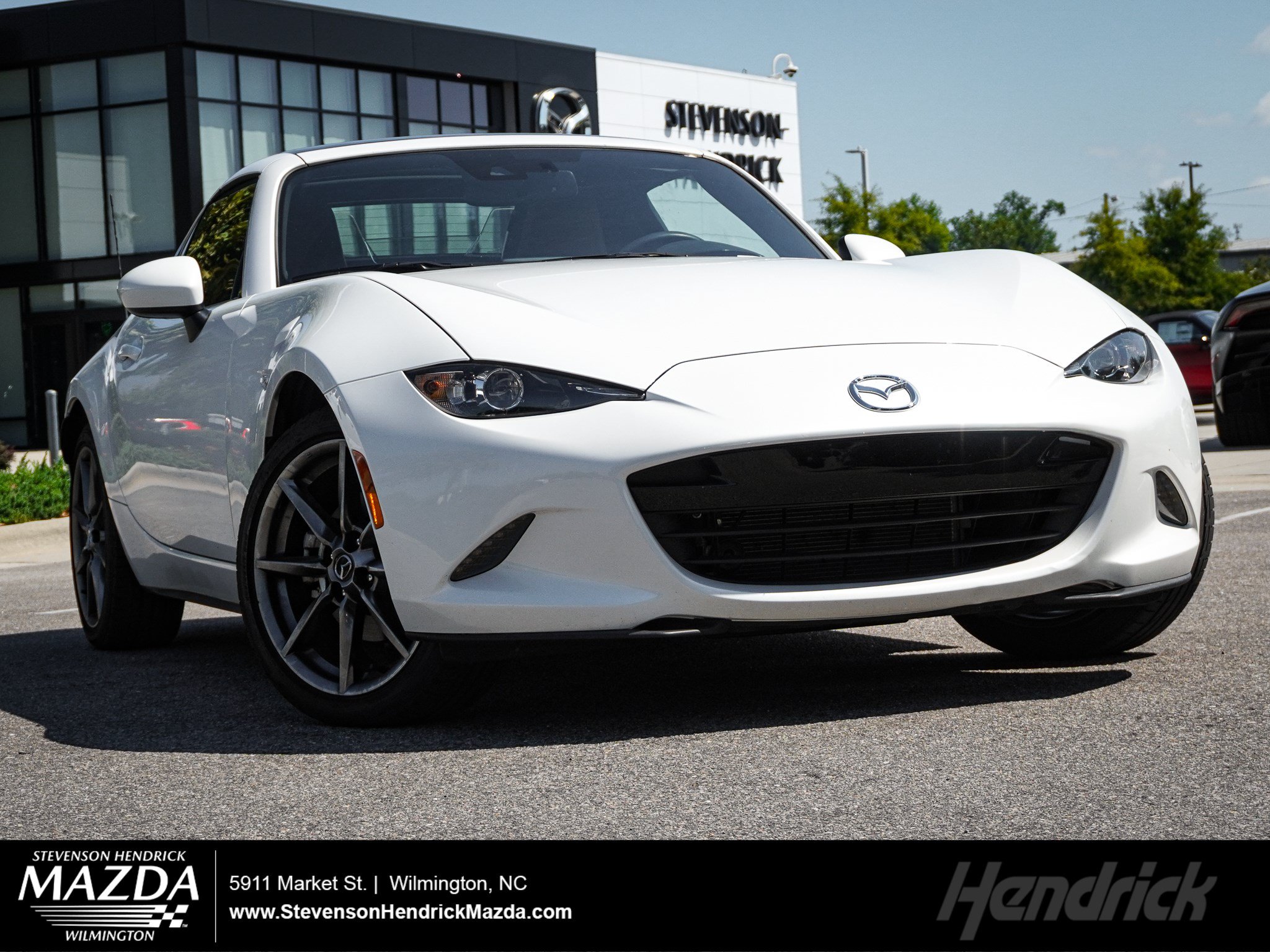 Used 2022 MAZDA MX-5 Miata RF Grand Touring RWD image 1
