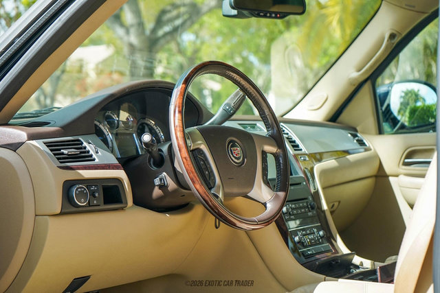 Used 2009 Cadillac Escalade AWD image 24