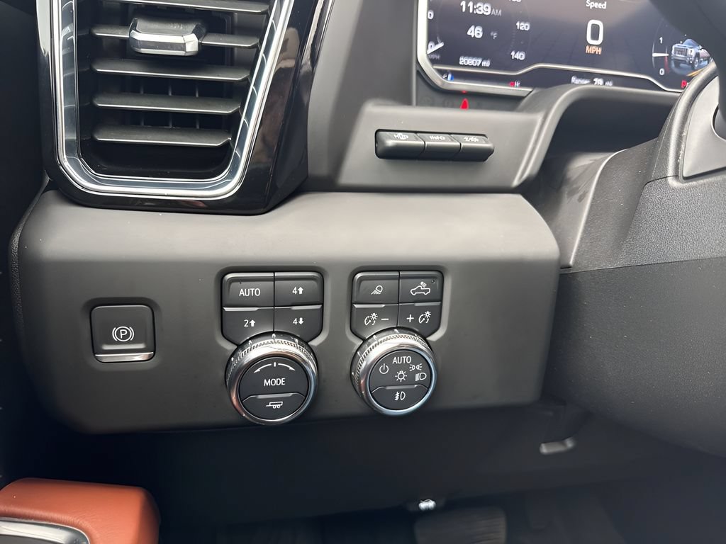 Used 2024 GMC Sierra 3500 Denali Ultimate AWD/4WD image 27