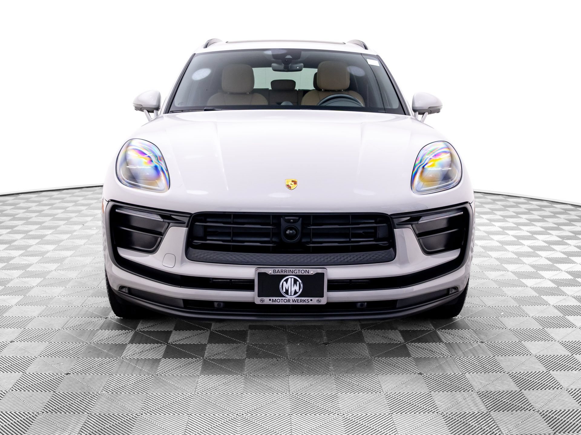 Used 2023 Porsche Macan AWD/4WD image 9