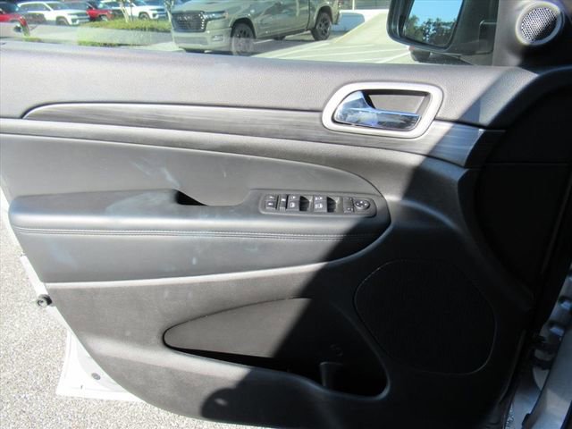 Used 2020 Jeep Grand Cherokee Laredo w/ Quick Order Package 2BN North AWD/4WD image 19
