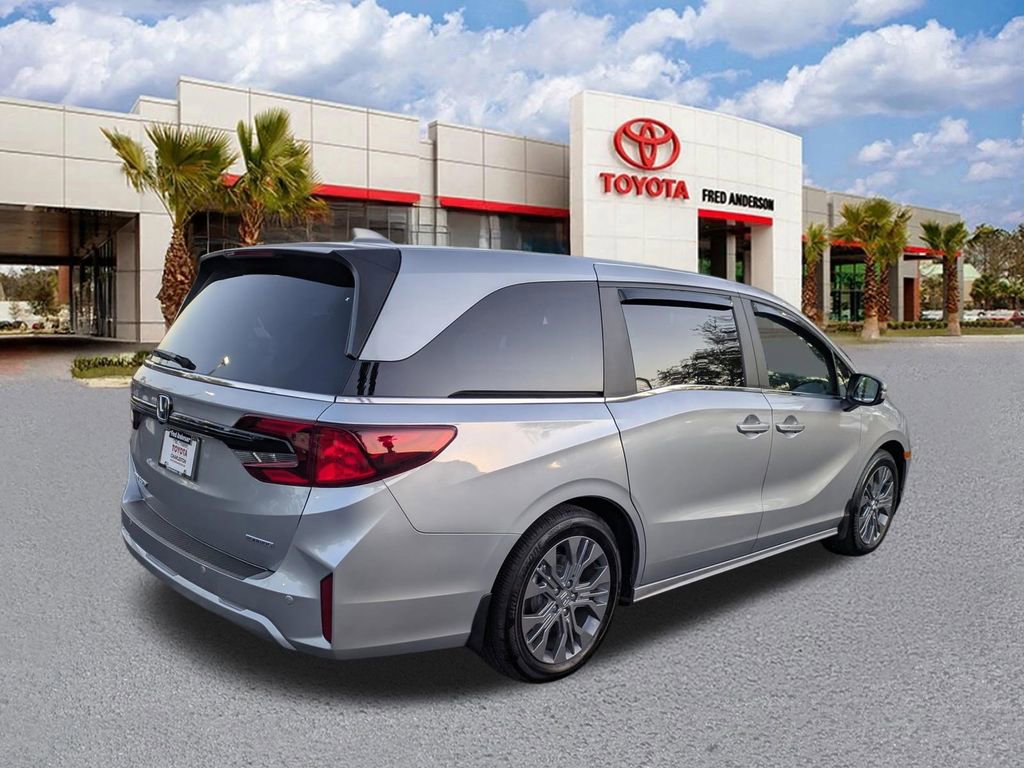 Used 2025 Honda Odyssey Touring image 4