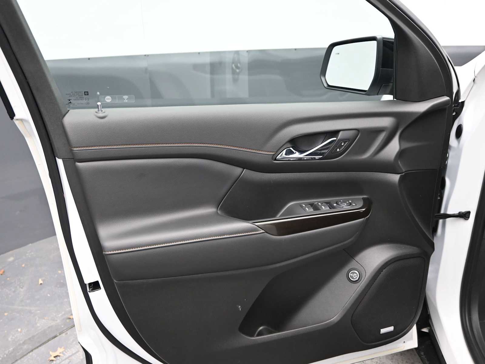 Used 2021 GMC Acadia AT4 image 10