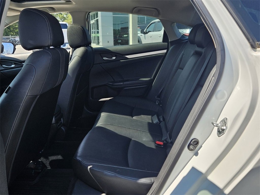 Used 2019 Honda Civic Touring image 4