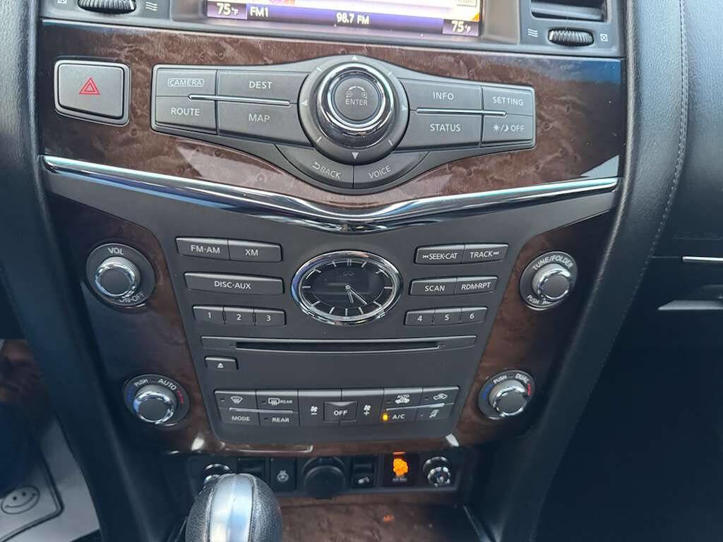 Used 2011 INFINITI QX56 4WD w/ Deluxe Touring Pkg image 27