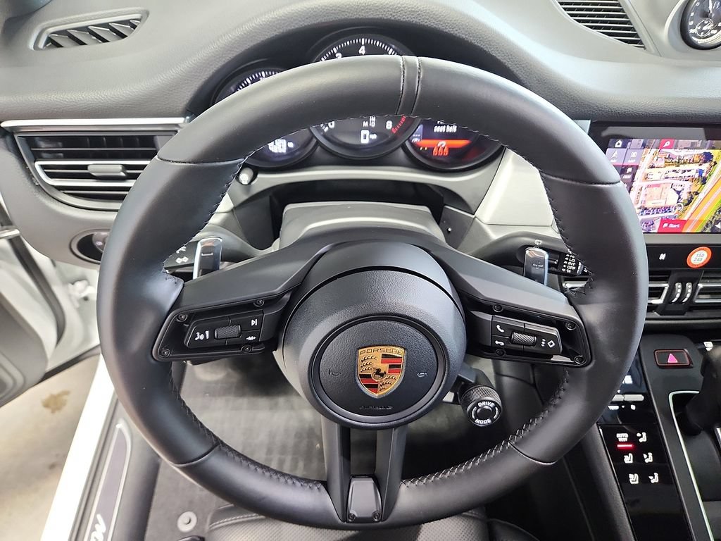 Used 2026 Porsche Macan AWD/4WD image 19