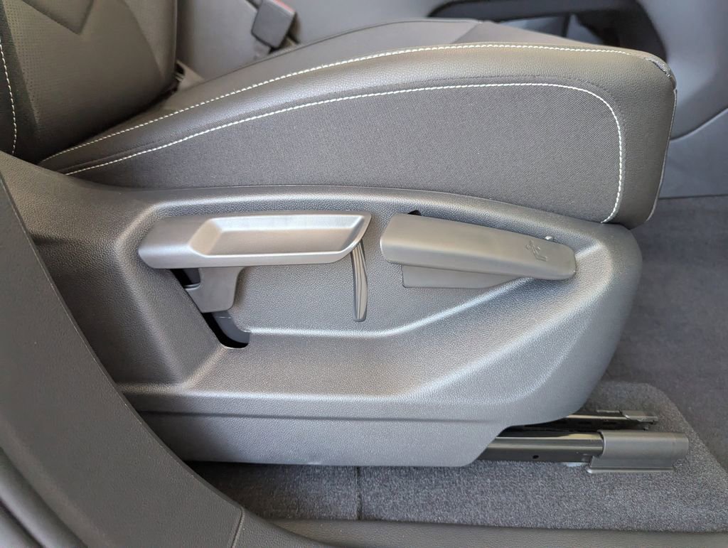 New 2026 Volkswagen Atlas SE image 43