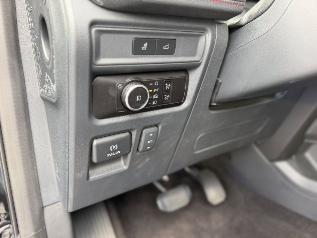 Used 2023 Ford Expedition Limited AWD/4WD image 13