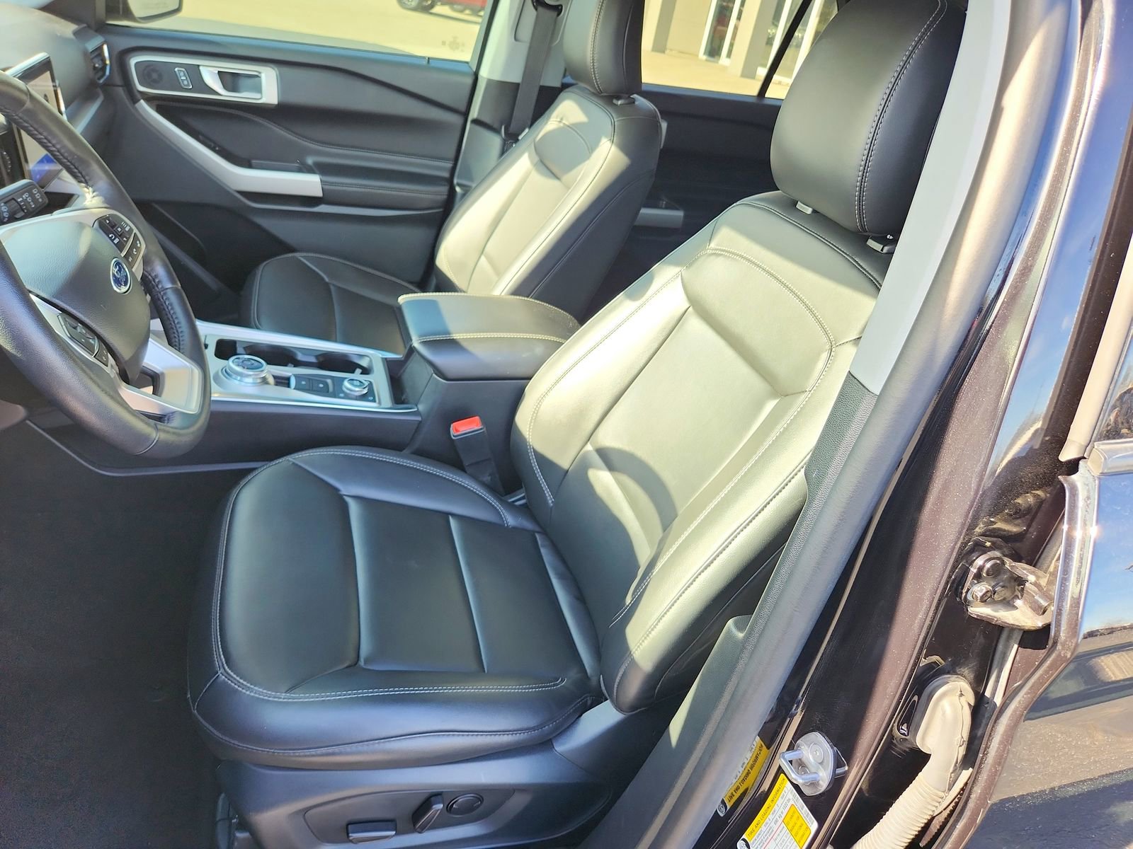 Used 2023 Ford Explorer XLT w/ Equipment Group 202A image 12