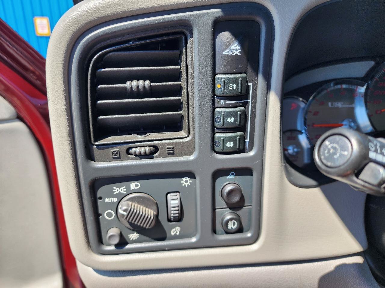 Used 2003 Chevrolet Silverado 2500 LT AWD/4WD image 19