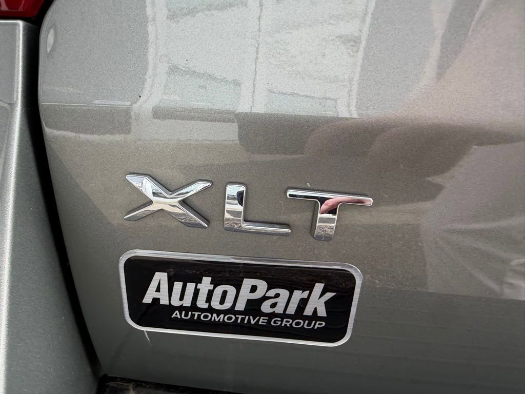 Used 2019 Ford Expedition XLT w/ Equipment Group 202A image 9