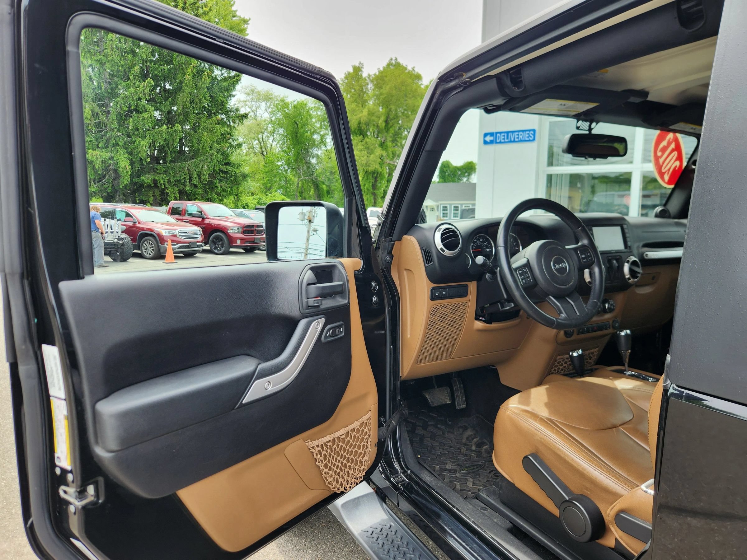 Used 2013 Jeep Wrangler Rubicon w/ Dual Top Group AWD/4WD image 18
