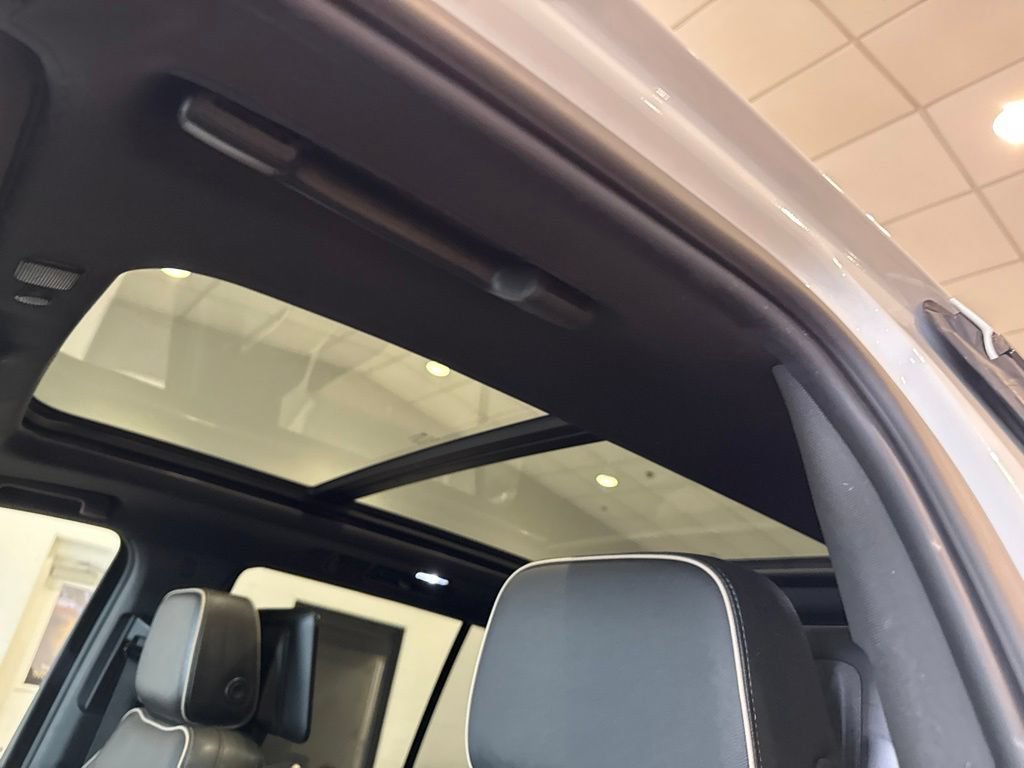 Used 2021 Chevrolet Tahoe Premier AWD/4WD image 28