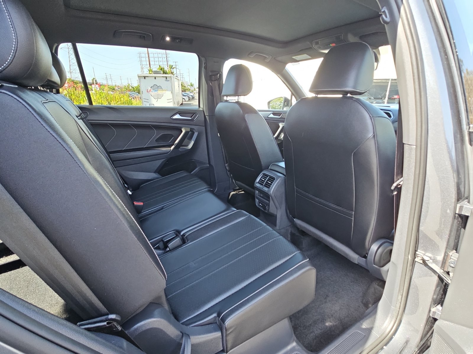 Certified 2024 Volkswagen Tiguan SE R-Line FWD image 11