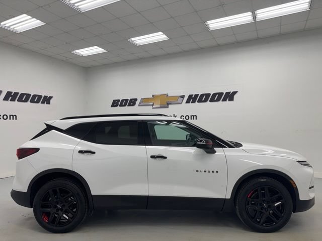 Used 2023 Chevrolet Blazer LT FWD image 4