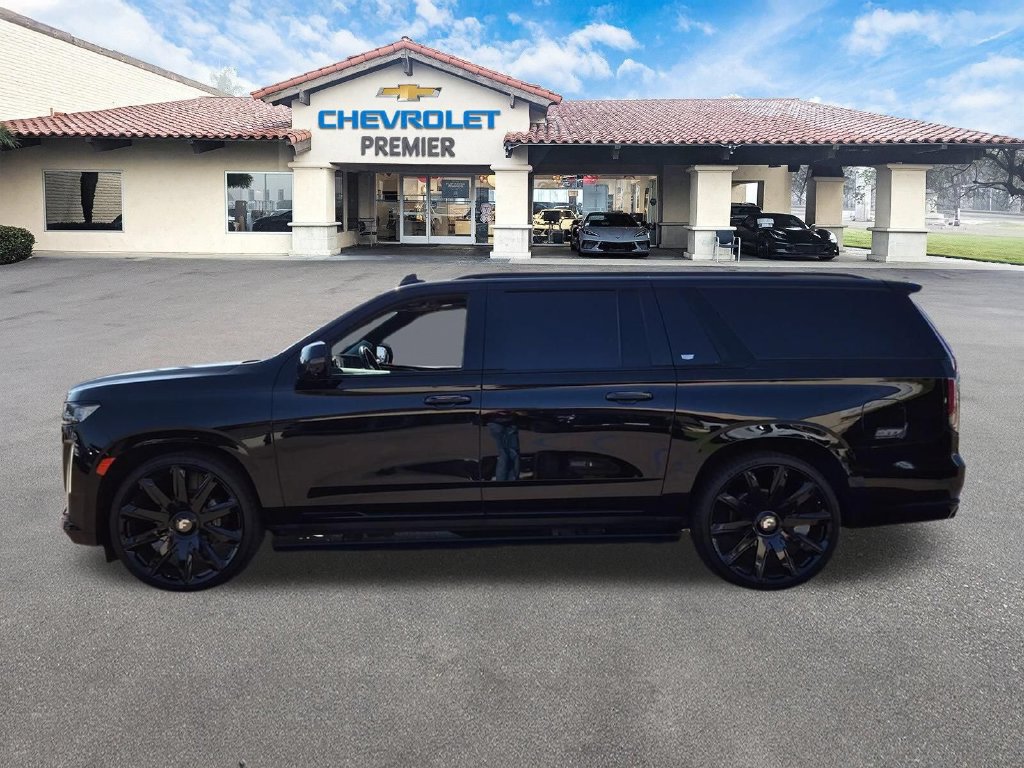 Used 2023 Cadillac Escalade ESV Sport Platinum w/ LPO, ONYX Package AWD/4WD image 5