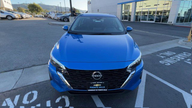 Used 2025 Nissan Sentra SV image 3