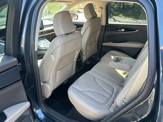 Used 2022 Lincoln Nautilus AWD w/ Premium Package image 28