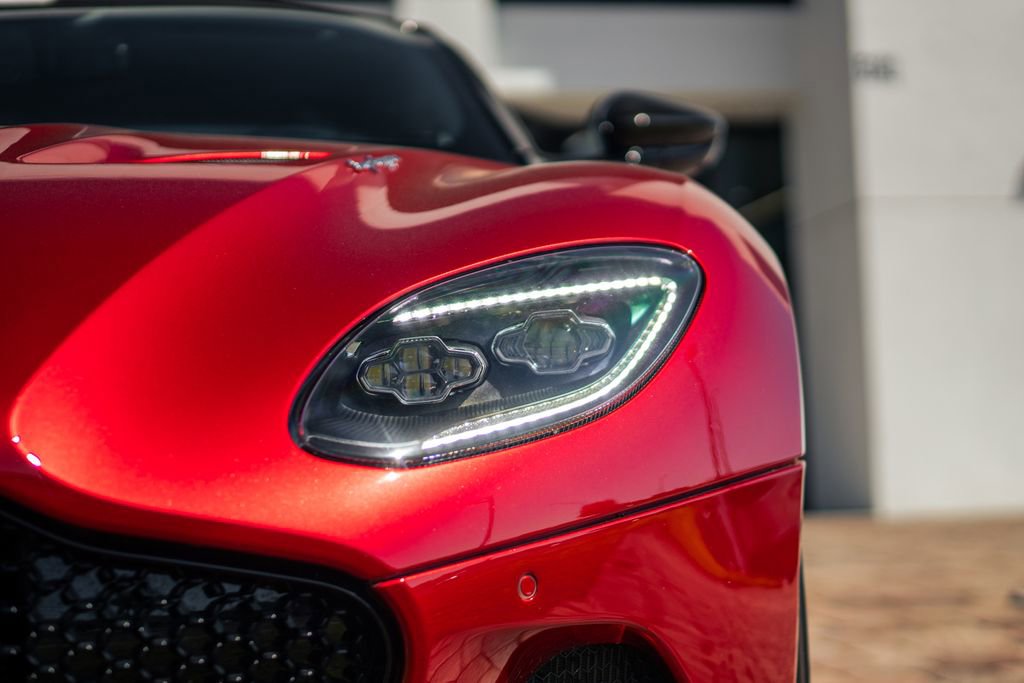 Used 2019 Aston Martin DBS Superleggera image 10