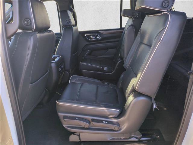 Used 2023 Chevrolet Suburban Premier image 19