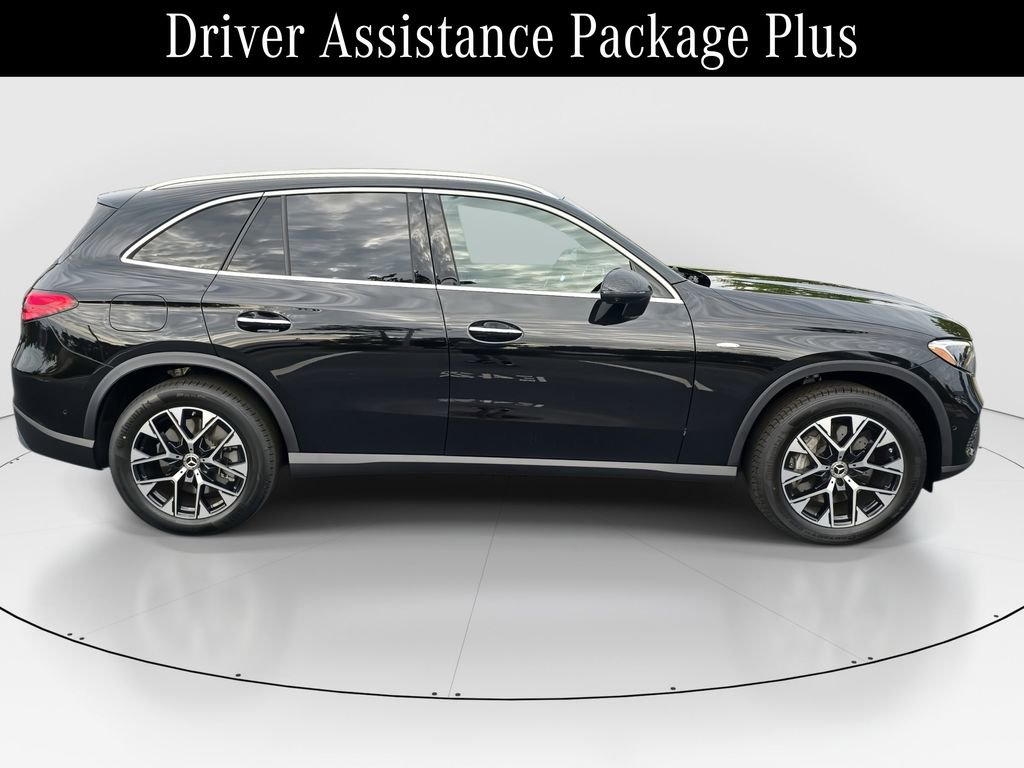 Used 2025 Mercedes-Benz GLC 350e 4MATIC image 4