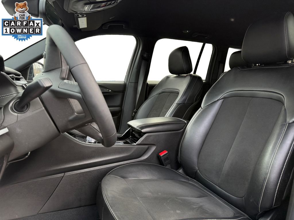 Used 2023 Jeep Grand Cherokee Altitude image 9