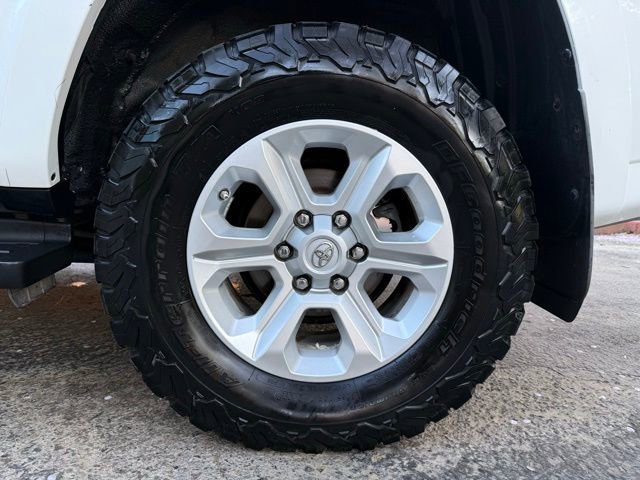 Used 2015 Toyota 4Runner SR5 Premium image 35