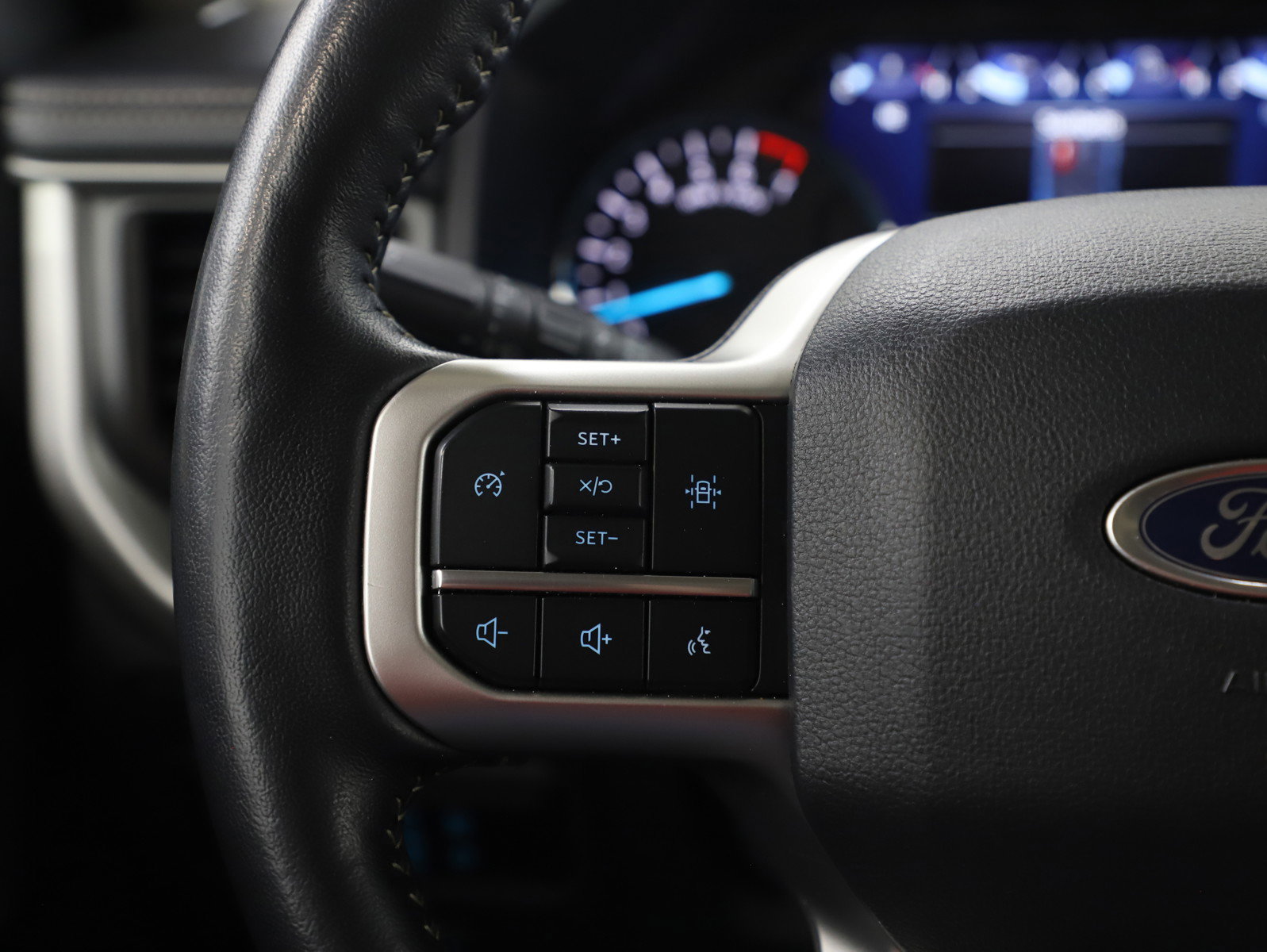 Used 2024 Ford Expedition Max XLT image 29