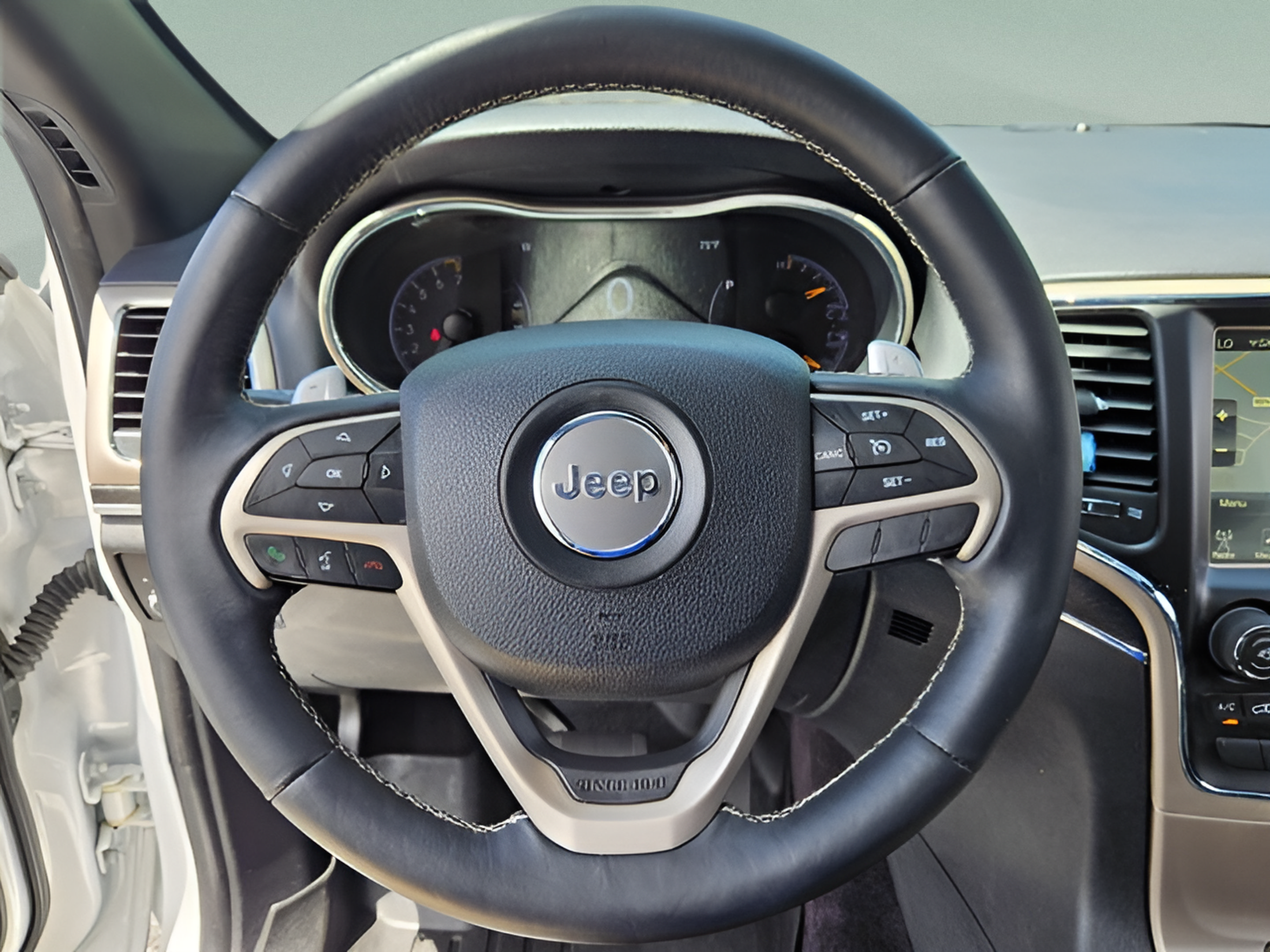 Used 2017 Jeep Grand Cherokee Limited RWD image 21